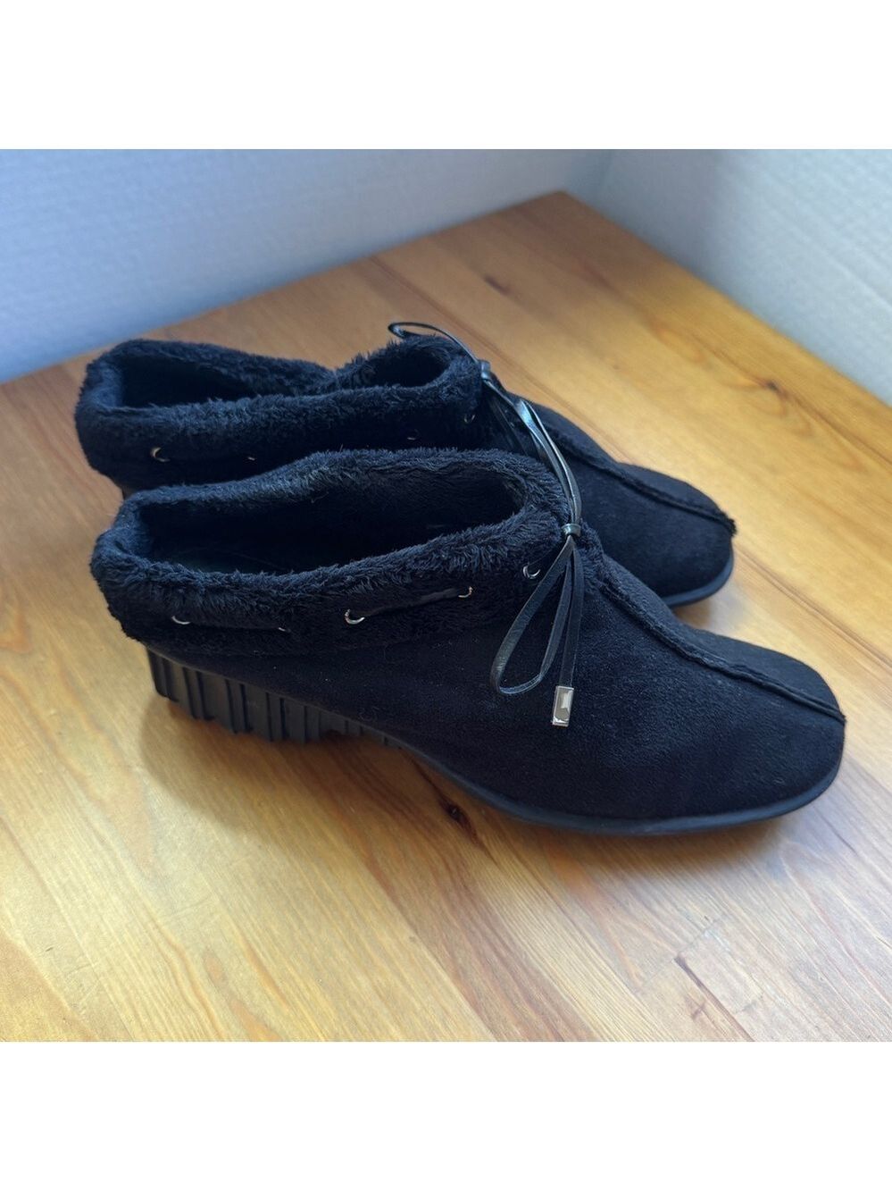 Vaneli suede clogs fur trimmed size 6.5 heels 1.5 inches